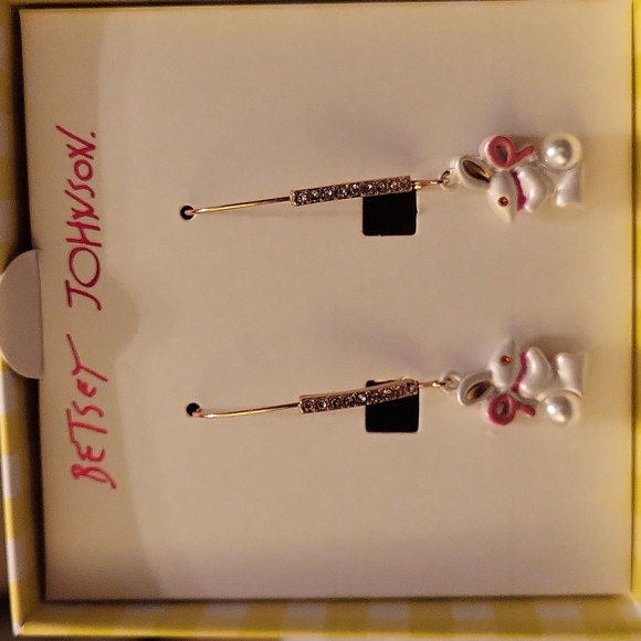 Betsey Johnson bunny dangle earrings - Picture 3 of 9